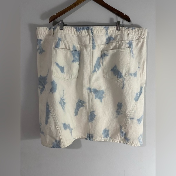 Future Collective - Light Wash High Rise Midi Denim Skirt - Picture 9 of 12